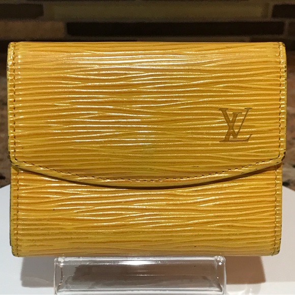 Louis Vuitton Epi Card Holder/ Coin Purse ππ€©π₯ - Picture 3 of 11
